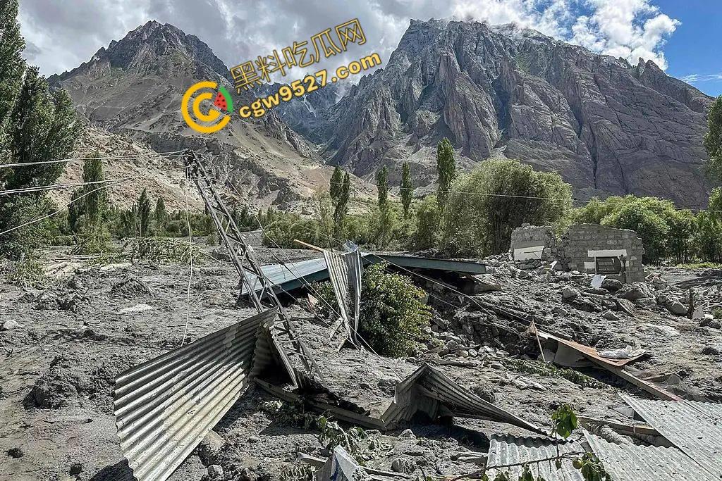 国外大瓜!巴基斯坦洪灾肆虐,千人死亡,牲畜死伤惨重,全国超半数地区被淹!-9