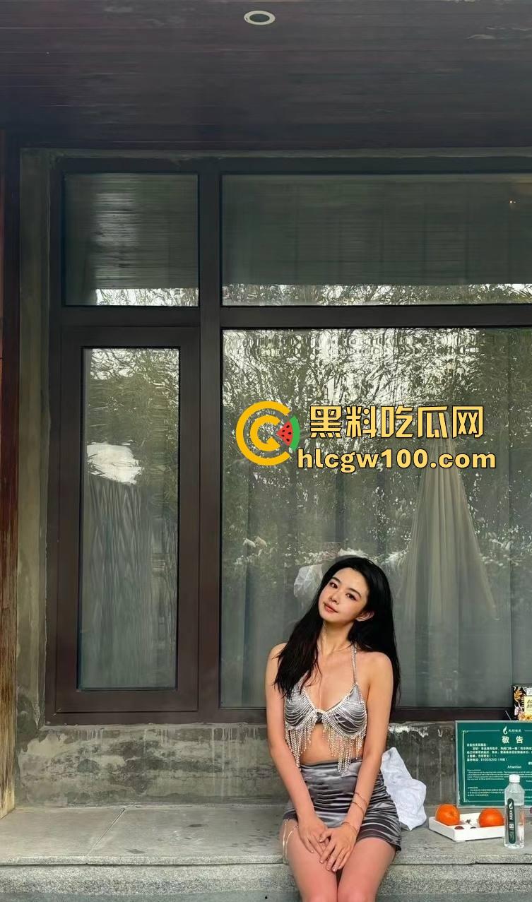 南开女研究生【孙雪瑶】被内射全程露脸，肥臀后入高潮不断，吃鸡时的陶醉表情成最大看点！-1