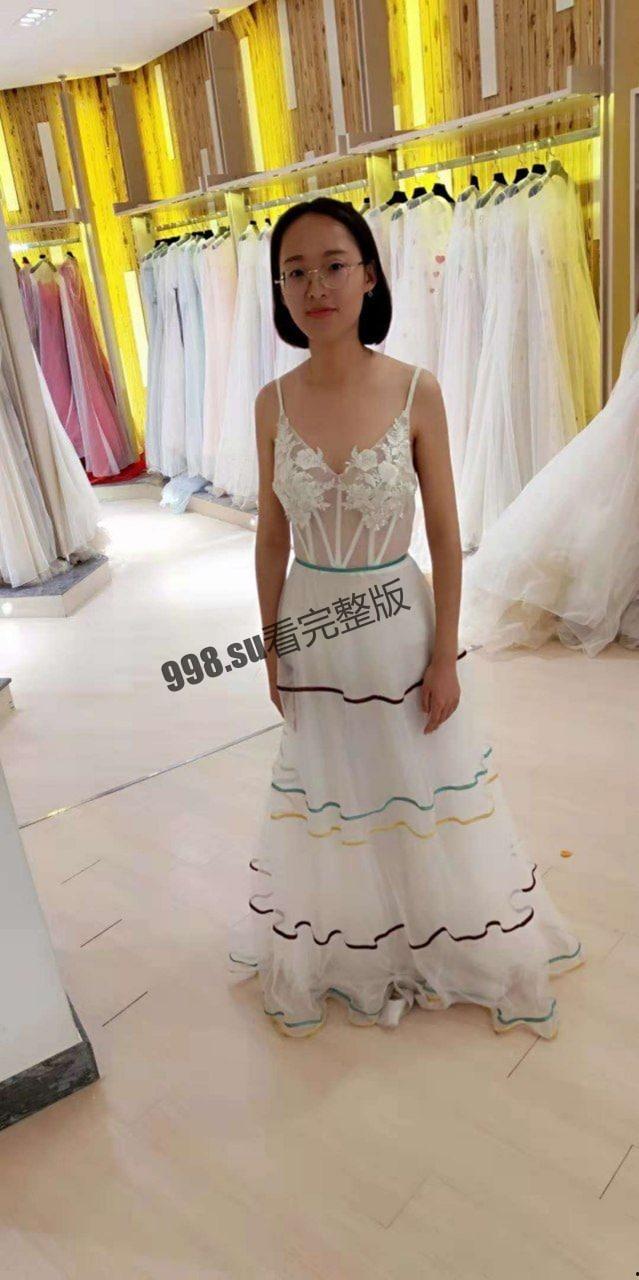 精品泄密 白嫩眼镜娘 明明小穴还算粉 阴蒂却又大又黑-3