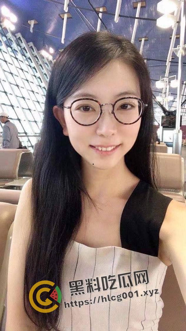 江苏研究生母狗!书香气息眼镜娘 掰开双腿求插满 反差拉满 骚!还是有文化的骚!-1