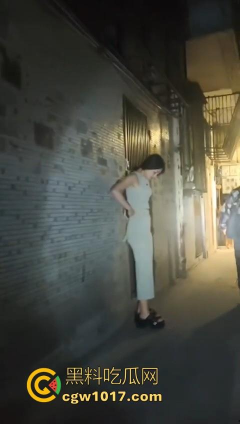 好酒不怕时间长,好妓不怕巷子深,瓜友深夜探索广东汕头小巷子,越往后越惊喜,质量还可以啊!-1