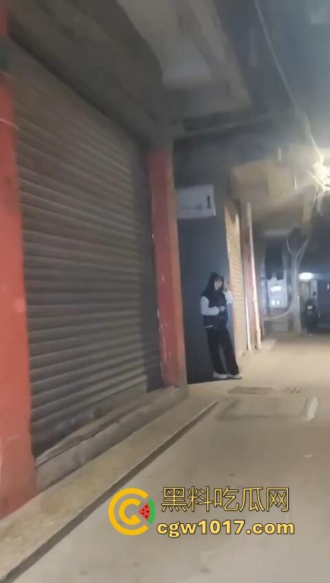 好酒不怕时间长,好妓不怕巷子深,瓜友深夜探索广东汕头小巷子,越往后越惊喜,质量还可以啊!-4