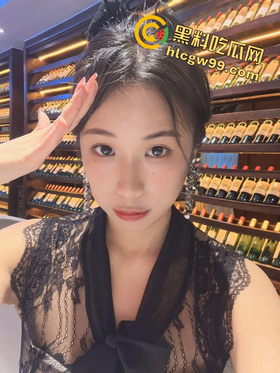 辽宁沈阳反差性感少妇【陈艳萍】私拍洗澡美奶娇躯,约炮大哥多体位爆干翘臀骚逼!独家曝光流出!-4