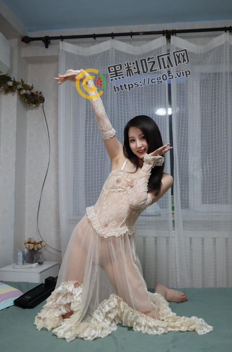 南京人妻为了年轻时的意难平勇敢出轨 不了被反手曝光 清纯的眼神妖娆的身姿 还是那个容易上当的笨蛋-2