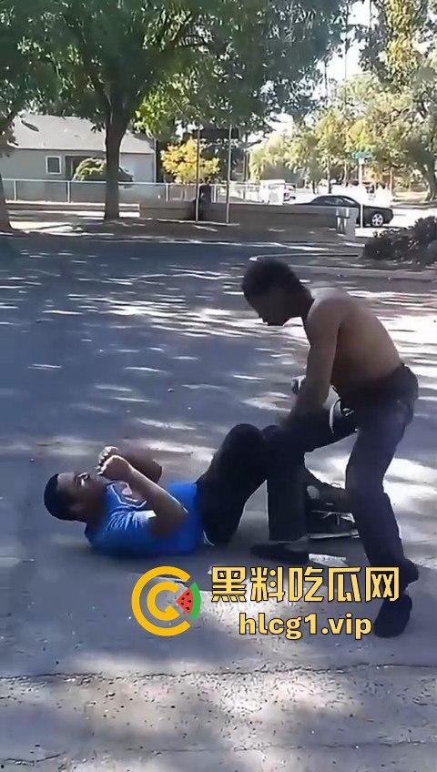 街头快打见武德!黑人小哥倒地不杀,这操作可以说很瓦坎达!-3
