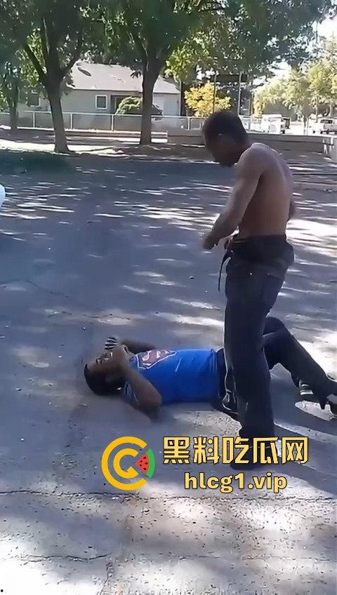 街头快打见武德!黑人小哥倒地不杀,这操作可以说很瓦坎达!-4