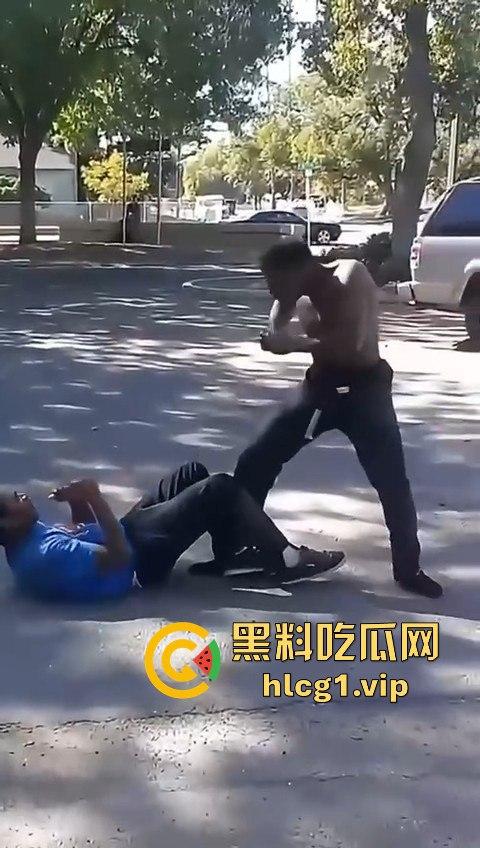 街头快打见武德!黑人小哥倒地不杀,这操作可以说很瓦坎达!-5