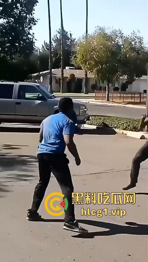 街头快打见武德!黑人小哥倒地不杀,这操作可以说很瓦坎达!-9