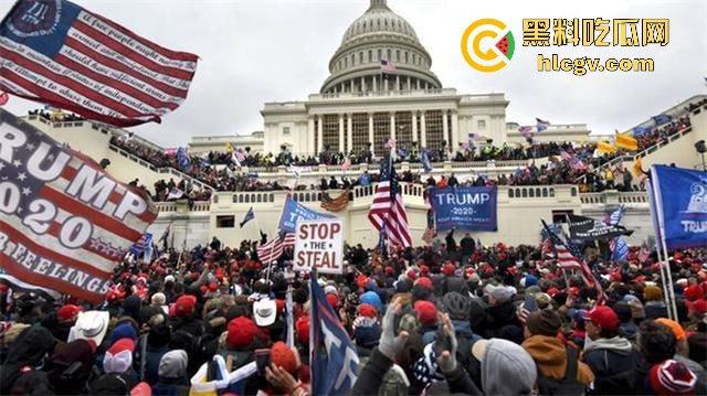 漂亮国选临近!特朗普与哈里斯线上互喷拉票,支持者纷纷加入大战上演爆笑互喷!-3