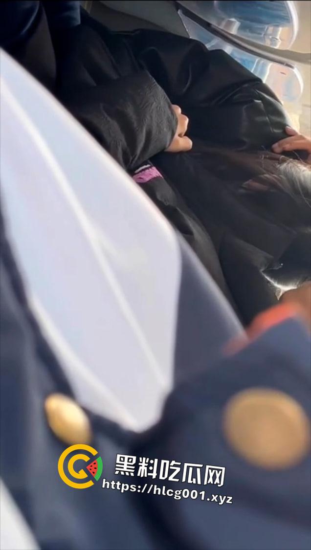 山东潍坊 学生情侣车上口爆 被人拍下并曝光 算是社死了 现在的学生是真的玩的开阿-6