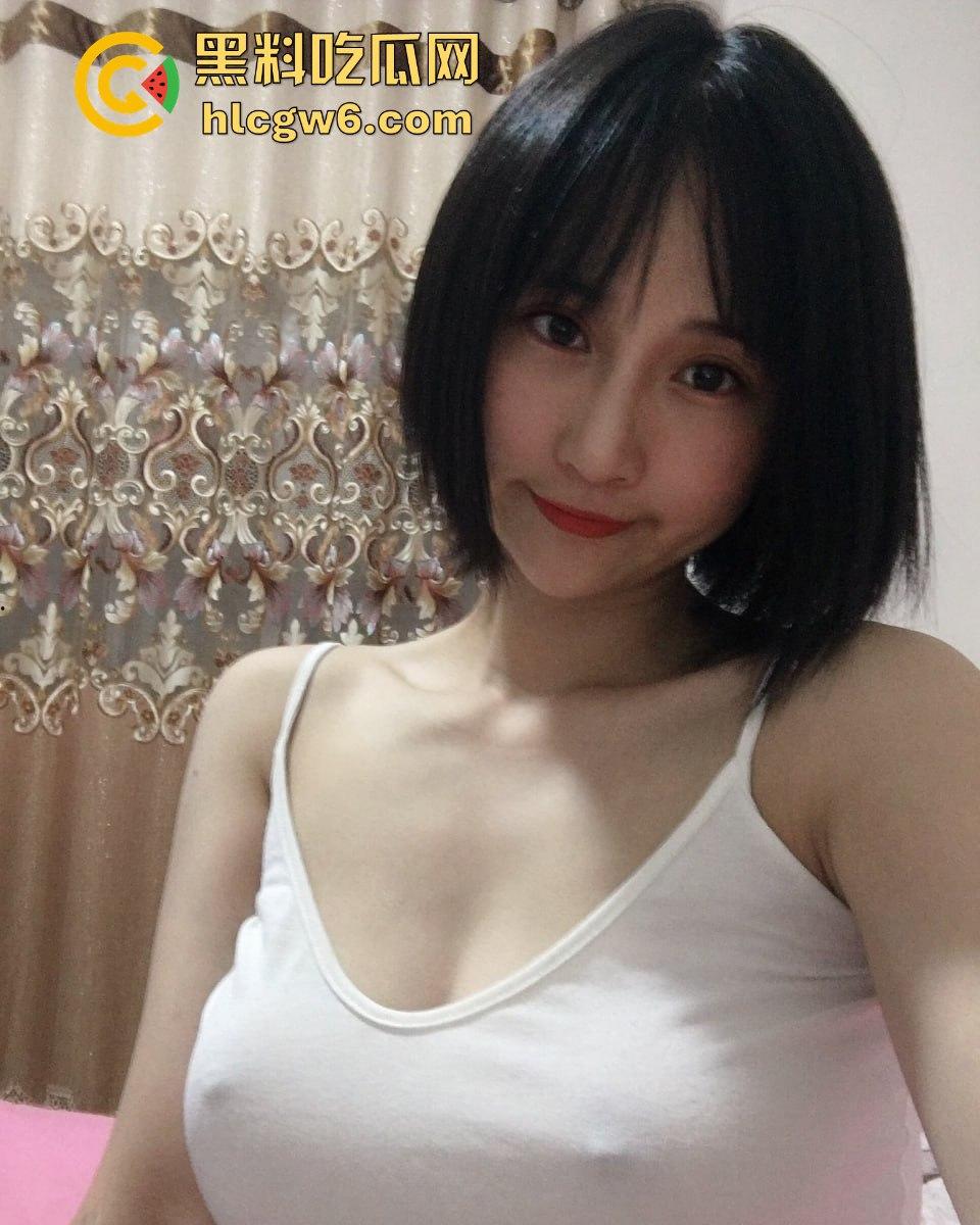 广东医科大学高颜值学妹【廖茵】跟男友裸聊性爱视频来袭,大胆的展示引以为傲的身材。-10