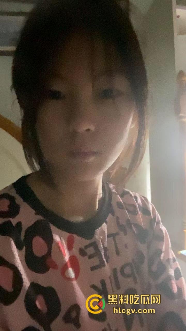 河南洛阳反差学生狗【任祉萌】自拍黄料赚外快 欠债不还导致个人私密视频全校皆知-3