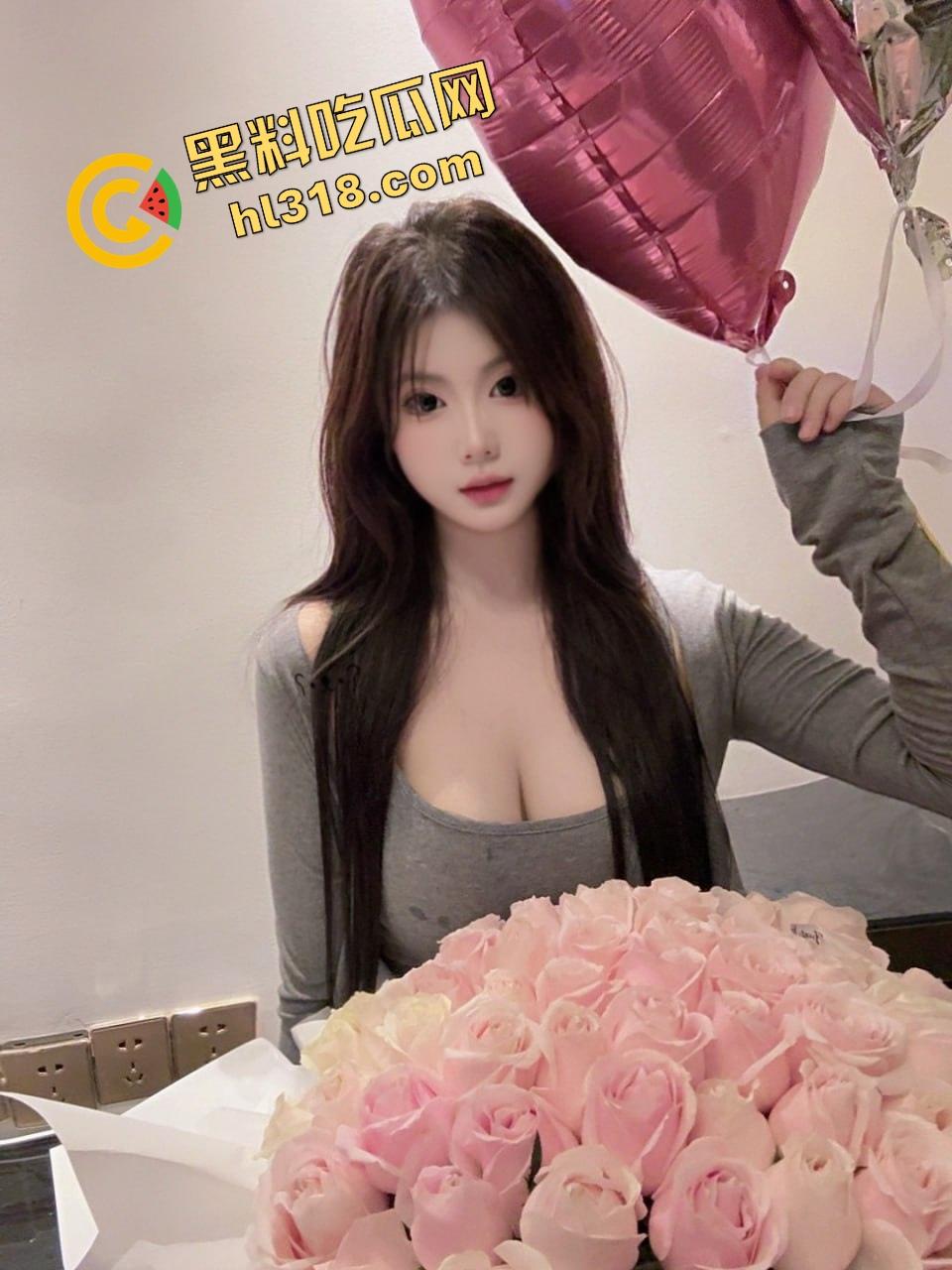 什么叫移动打炮?饥渴御姐车厢激战,一路搭讪一路摸,厕所偷情全程抓紧扶手,谁还在意终点是哪?-2