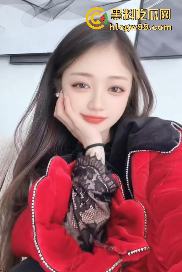 江西精神小妹【萍果】跑路怀化,家里闹翻后混迹酒吧,夜夜夜店蹦迪嗨爆,没钱就开私播抠逼赚快钱,互联网卖逼!-8