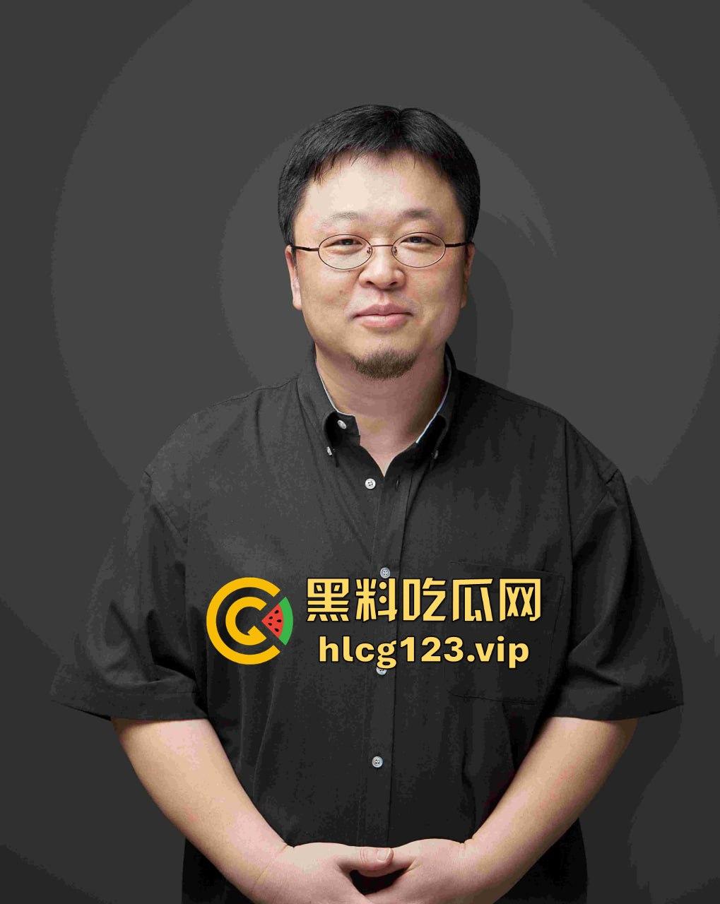 国庆热瓜!东方甄选又双叒叕爆炸了!小圆被俞洪敏和明明联手爆操,资本的力量就是共享年轻骚逼!-13