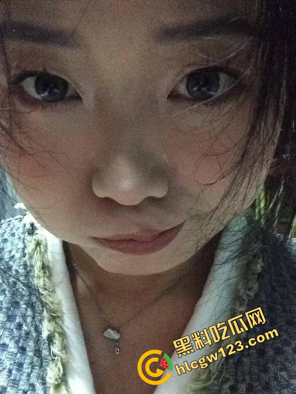 酒桌一杯黄汤下肚嫂子就躺平,海角乱伦哥没想到计划白做。原本计划慢慢钓,结果一杯下去自己把逼端上来!-10