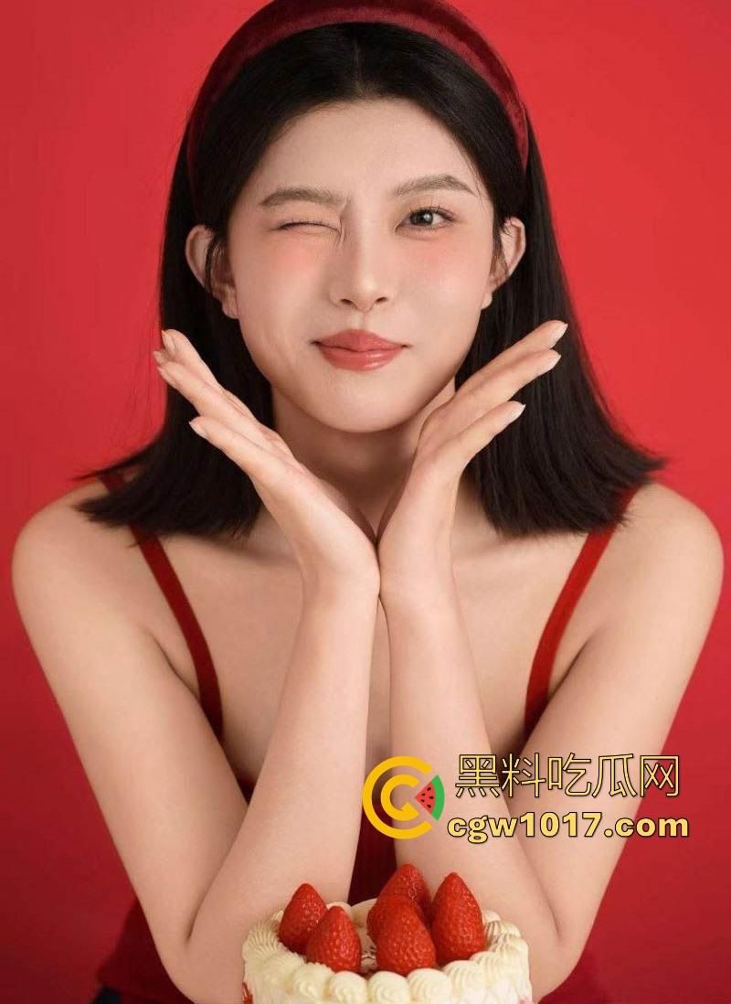 杭州气质女神【李婉汐】不雅视频流出,被无套爆操调教,口交深喉眼神销魂,直击灵魂的反差婊巅峰,实在是太骚了!-1