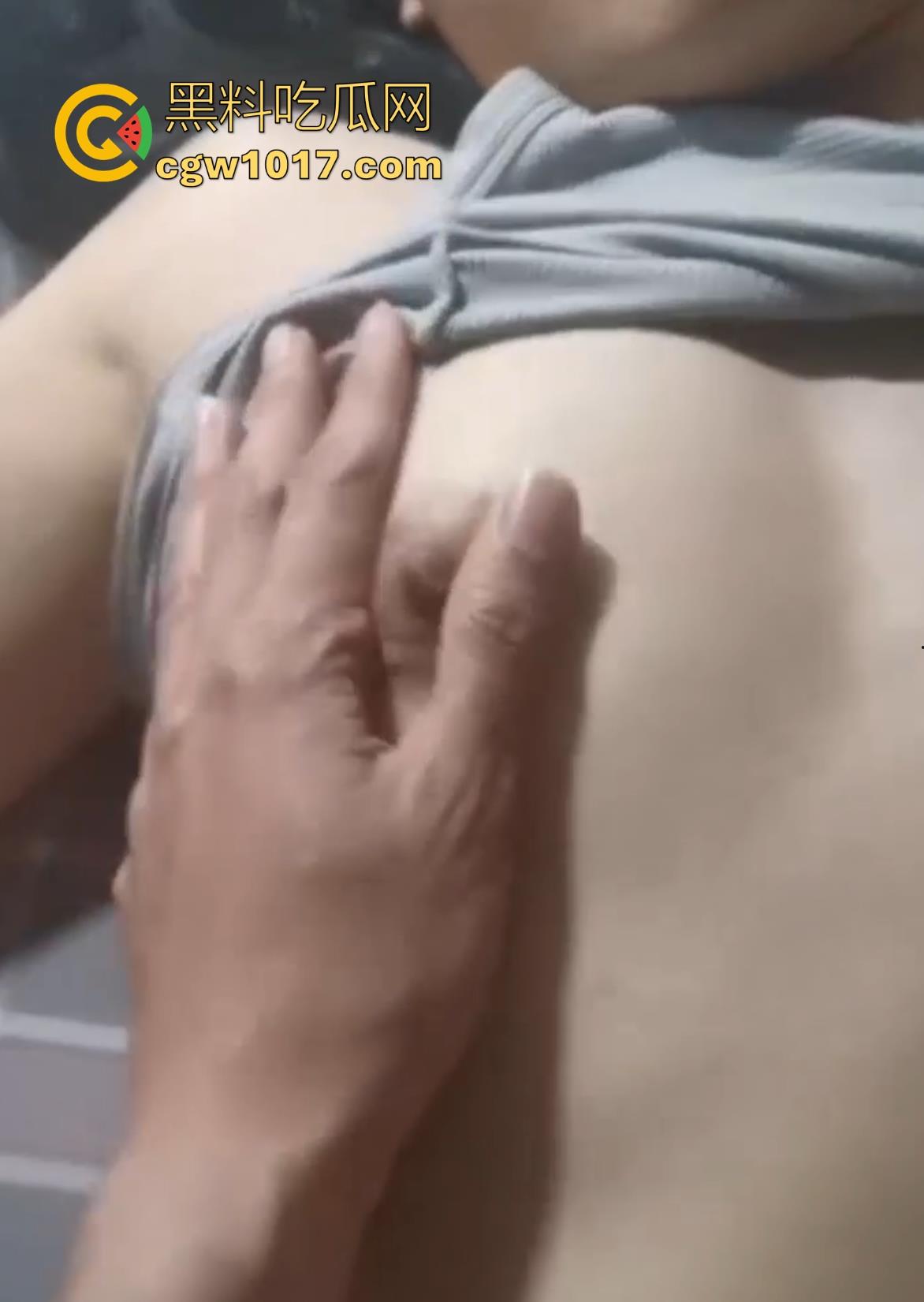 杭州气质女神【李婉汐】不雅视频流出,被无套爆操调教,口交深喉眼神销魂,直击灵魂的反差婊巅峰,实在是太骚了!-3