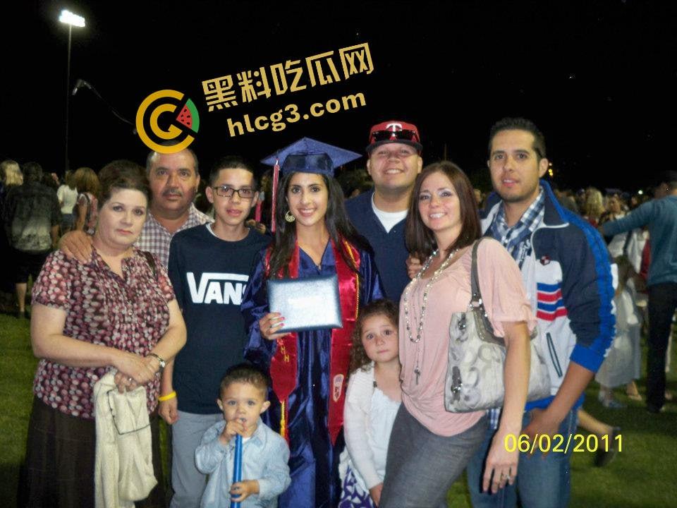 英国高校媚黑婊G奶教师『EmilySalazar』淫师贱母狗 独爱18cm大黑屌 惨遭泄密曝光!-2