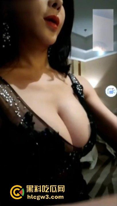 抖音快手400万粉丝网红【龚玥菲】私密裸聊视频外泄！这个骚逼捞金不择手段，露逼挑逗金主花样多-17