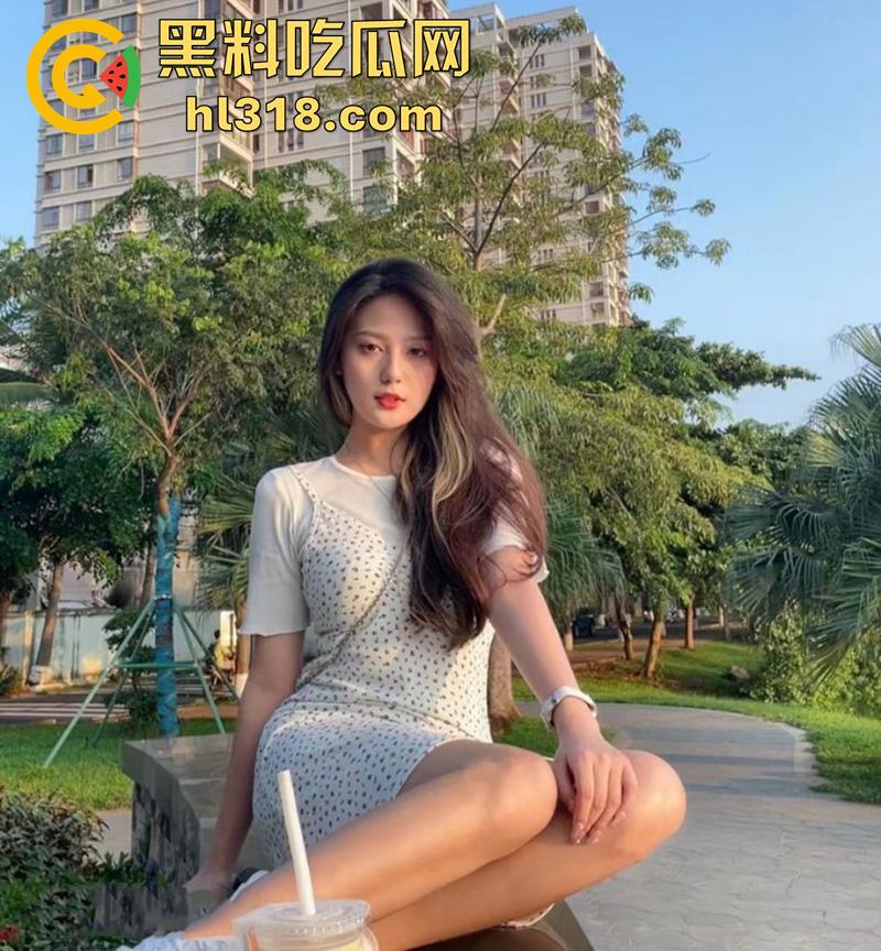 高颜值骚婊女神【小小维on】,校花级别大二反差尤物,母狗属性拉满,给男友毒龙舔肛极限露出!-4