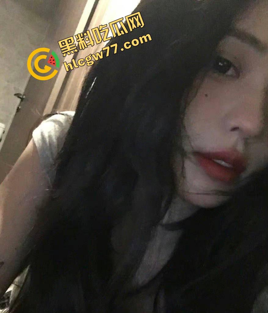 四川财大清纯女神『李嫣』白天是软萌学妹,深夜却在酒店给金主跪舔口交,拍照是人设张腿才是真相-3