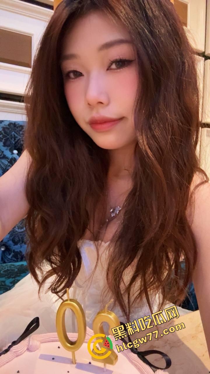 四川财大清纯女神『李嫣』白天是软萌学妹,深夜却在酒店给金主跪舔口交,拍照是人设张腿才是真相-8