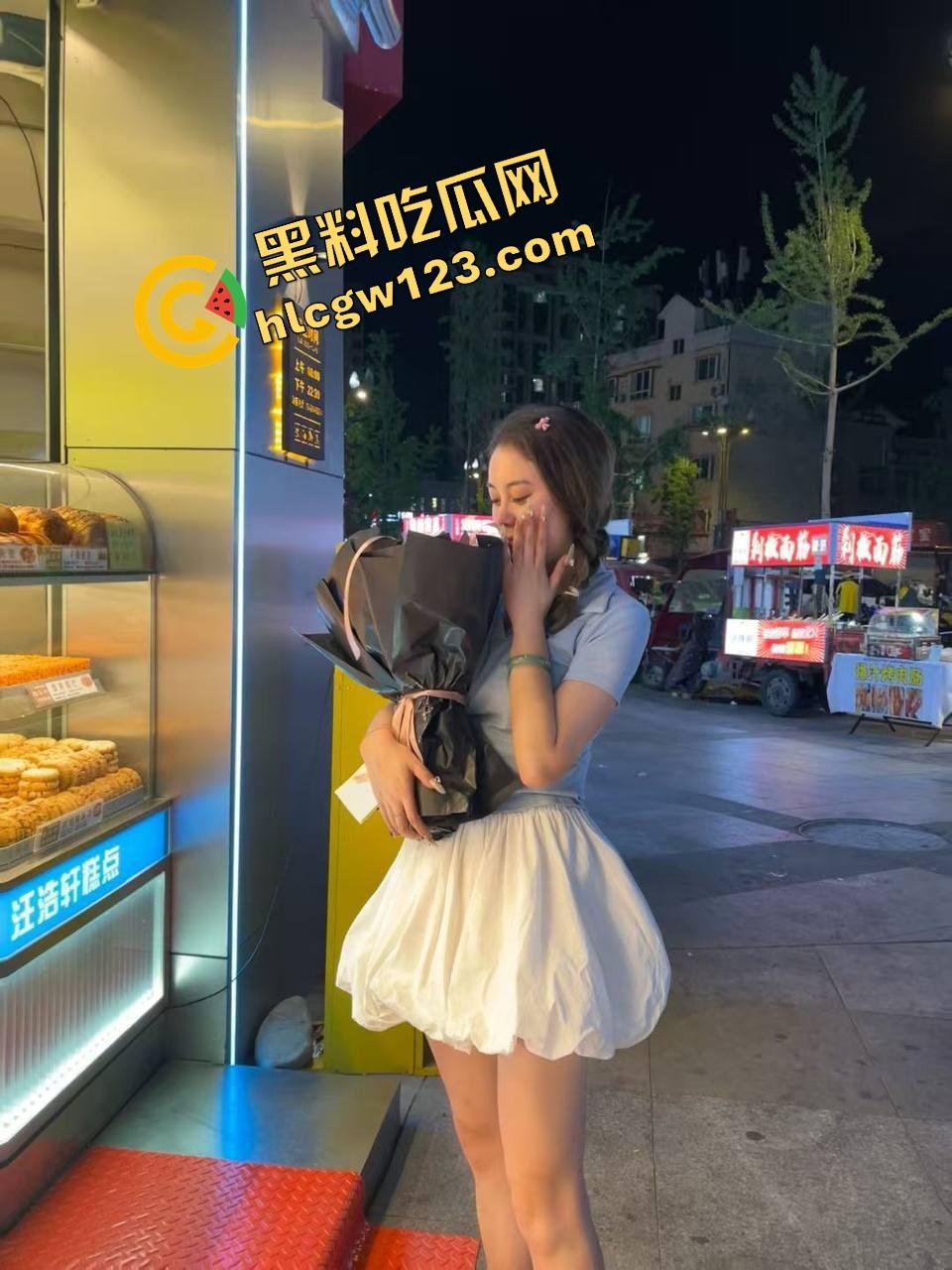 炮机本是打逼用的,她却一头怼进菊里,寂寞老阿姨逆天操作,屁股开花、榨出生命之液!-1