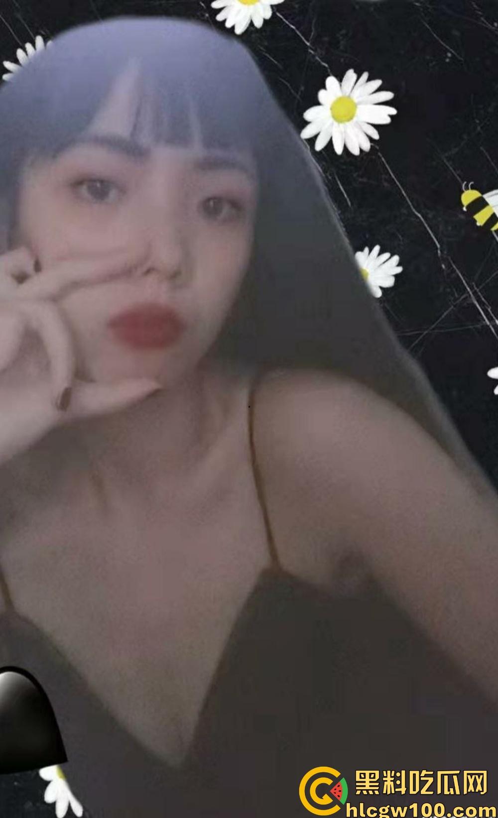 天津老婆闺蜜【李静】变情人,床上骚浪成精,自慰求操高潮两次,嫌老公小鸡巴不够,回家还让舔被操过的骚穴!-4