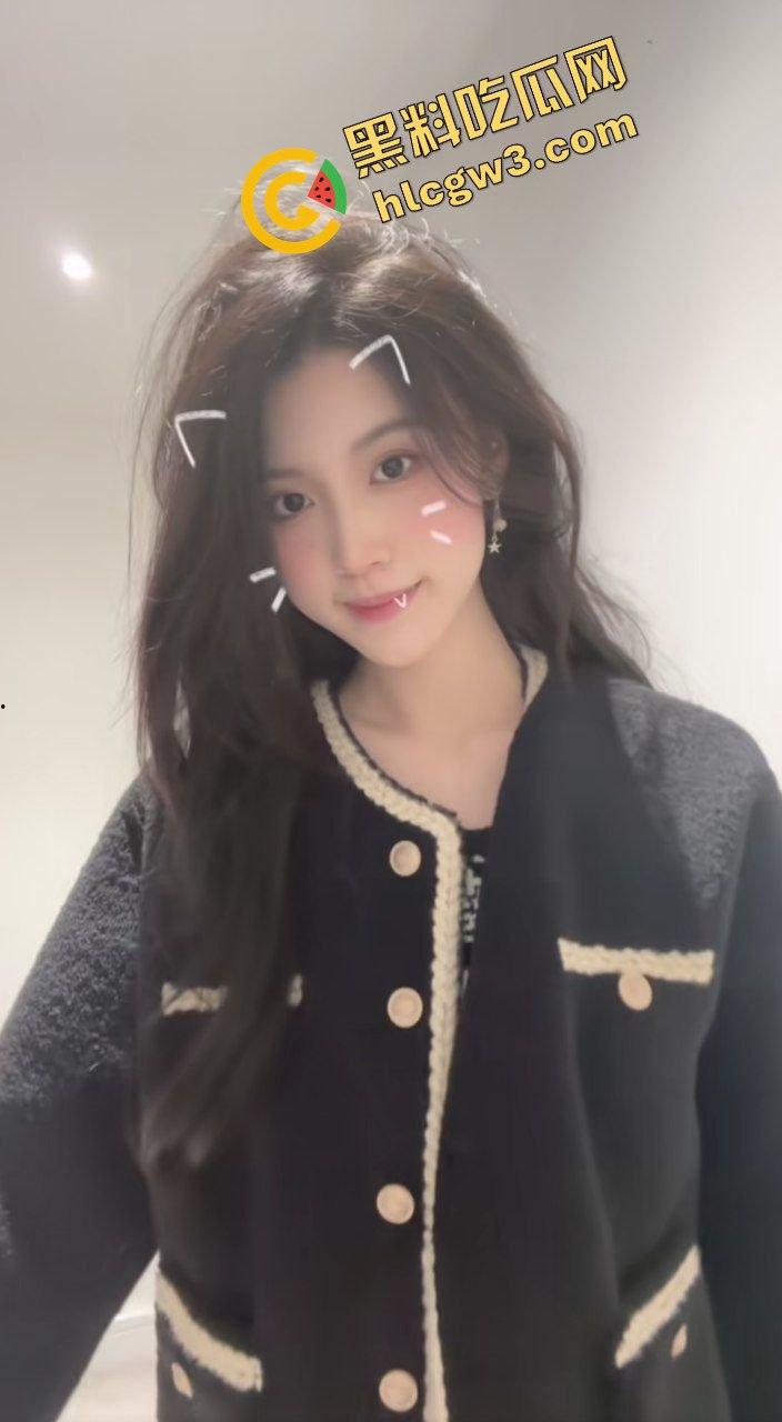 抖音气质反差骚鸡英国留学生【kel】镜前露奶展示玉体 酒店趴床暴力后入!独家曝光!-8