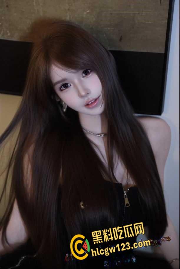 抖音颜值网红【呼呼zy】,自慰滴蜡视频流出本人出面辟谣,但是架不住广大网友火眼金睛!-4