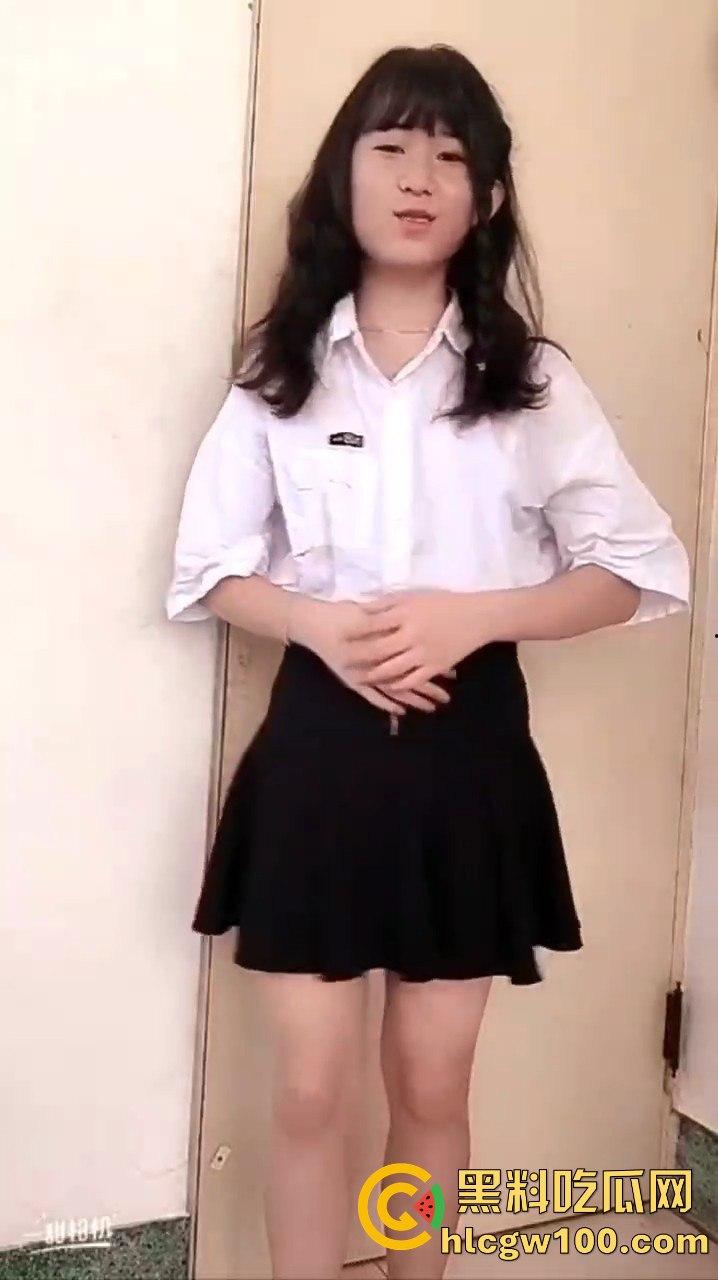 杭州商贸旅游学院【吴文琪】自拍骚照自慰视频流出,自称淫奴金主大佬远程调教。-1