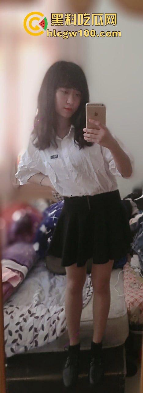 杭州商贸旅游学院【吴文琪】自拍骚照自慰视频流出,自称淫奴金主大佬远程调教。-3