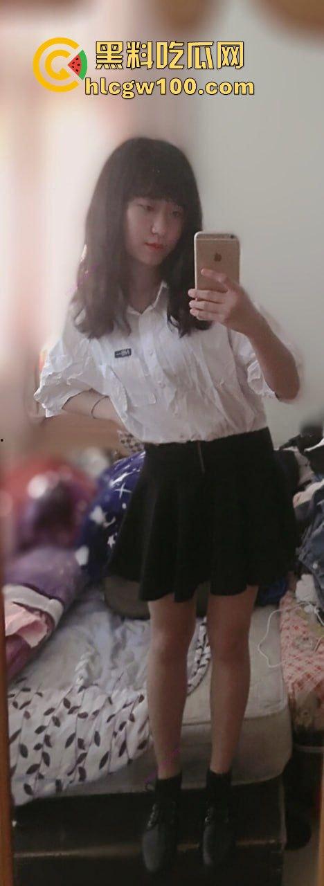 杭州商贸旅游学院【吴文琪】自拍骚照自慰视频流出,自称淫奴金主大佬远程调教。-5