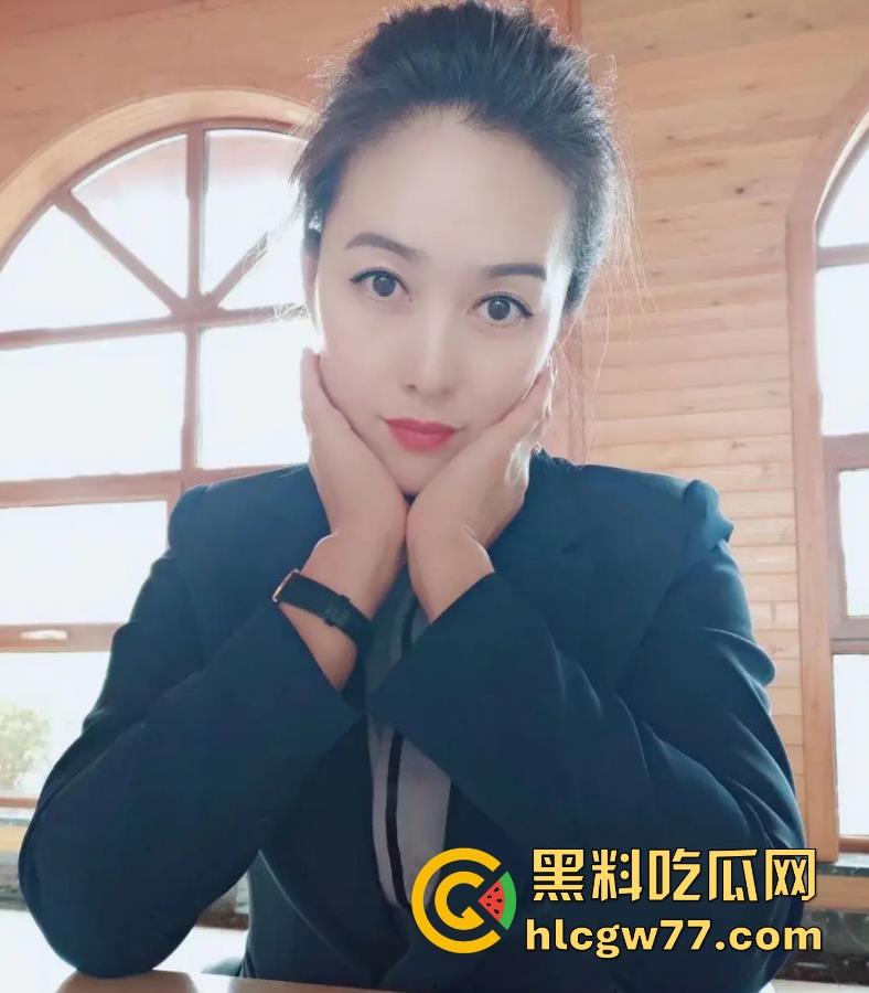 姜还是老的辣 大爷大妈真会玩 来河边偷情 一边做爱 一边看风景 性爱过程被路人全 记录!-1