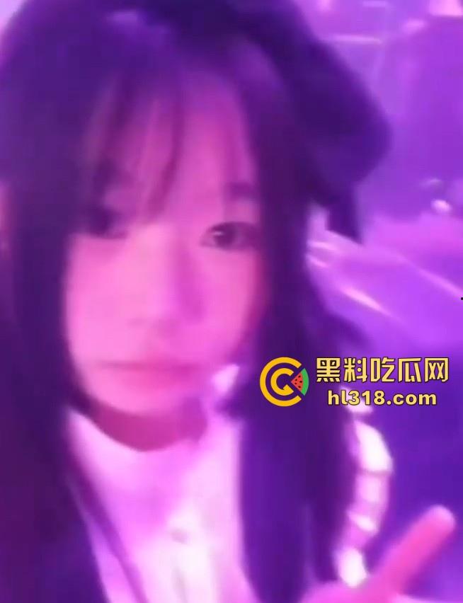 河北技术学院大一学生妹【赢晓琳】王者瑶妹露脸自慰，给野爹上供婊子母狗，反差无比！-2