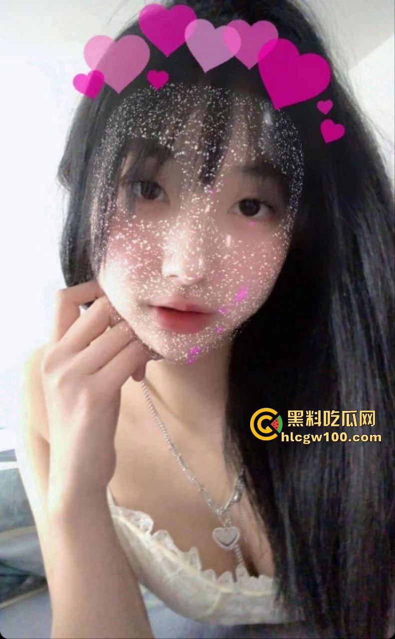 南京传媒学校校花【刘思思】调教视频曝光,欲求不满的母狗校园公交车大大颠覆了以往的形象-14