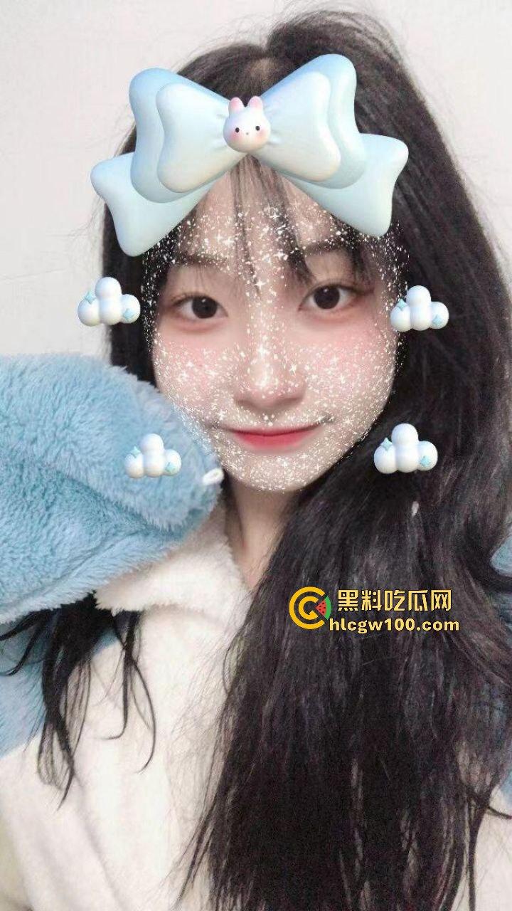 南京传媒学校校花【刘思思】调教视频曝光,欲求不满的母狗校园公交车大大颠覆了以往的形象-15