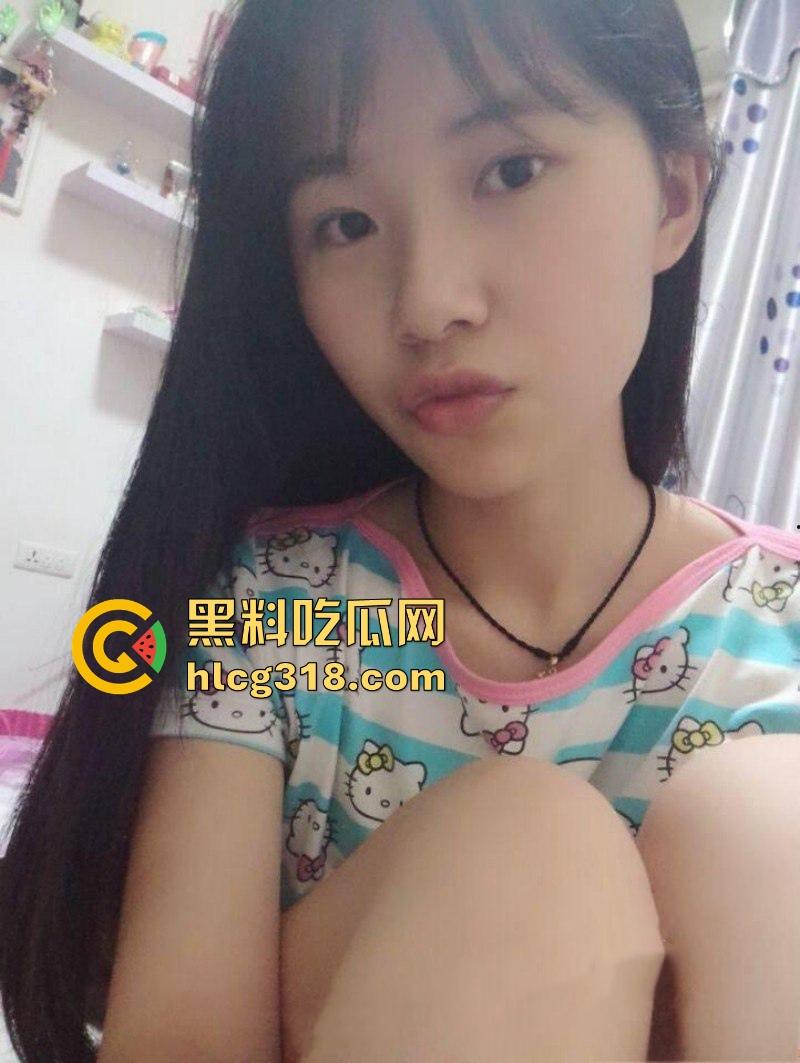 在校清纯巨乳妹妹情窦初开,发裸拍勾引已婚堂哥做爱,手指扣弄娇嫩小穴挑逗,身材火辣奶软水多-1