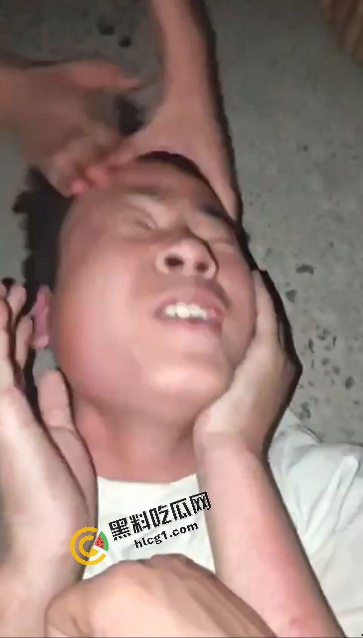 微博抖音热搜!河北男子遭多人霸凌欺辱 殴打谩骂 被逼下跪喝尿 原版视频传出-3
