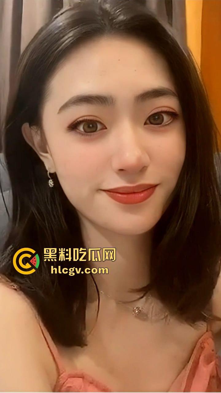 河北经贸大学经济管理学院超高颜值女神【徐琳琳】网传被调教成骚母狗!清纯口交到视频挑逗!-2