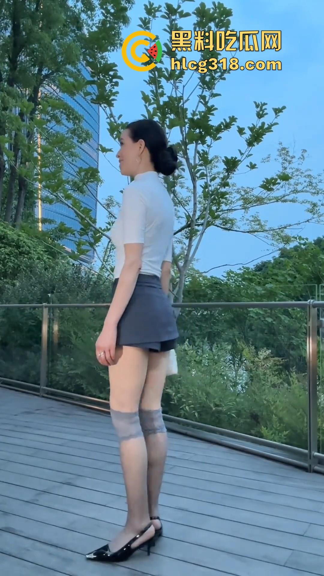 抖音约炮杭州高颜值单亲妈妈 高冷御姐模特身材 长腿美足黑丝足交 别有一番风味!-4