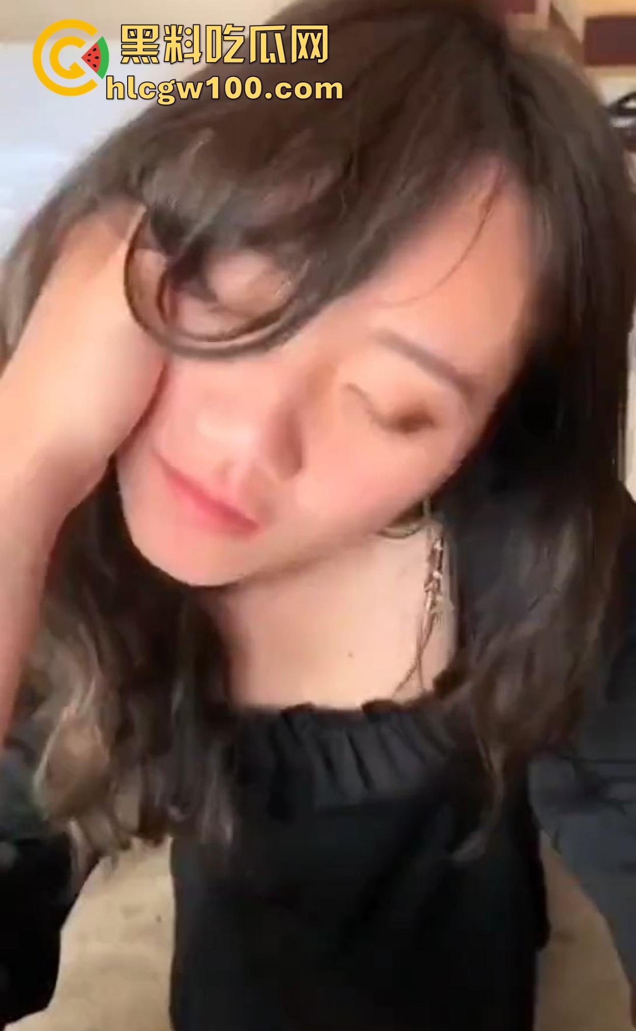 沈阳31岁出轨母狗【黎婉清】生娃后老公常年不在家，小母狗靠网络找乐子，跪着口活一绝，浪到要把骚逼插烂！-3