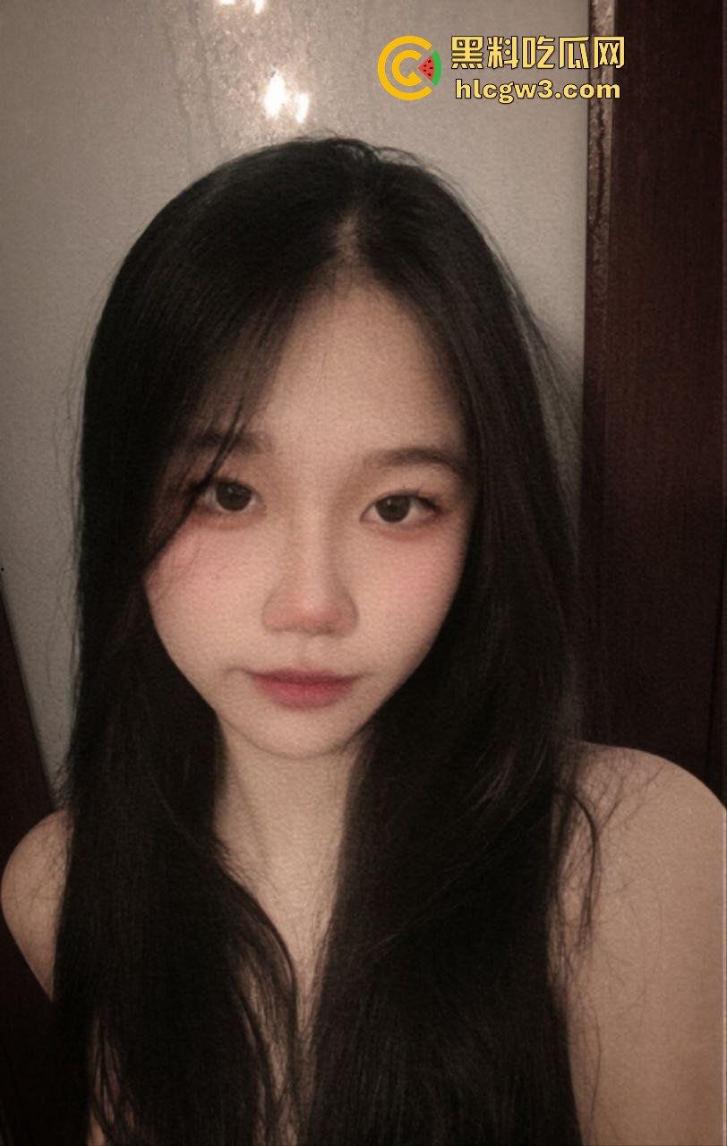 山西清纯女大学生【姜梦璇】私密资源疯传!清纯脸骚货魂,哥哥们的大鸡巴硬得像铁柱,简直玩明白了!-12