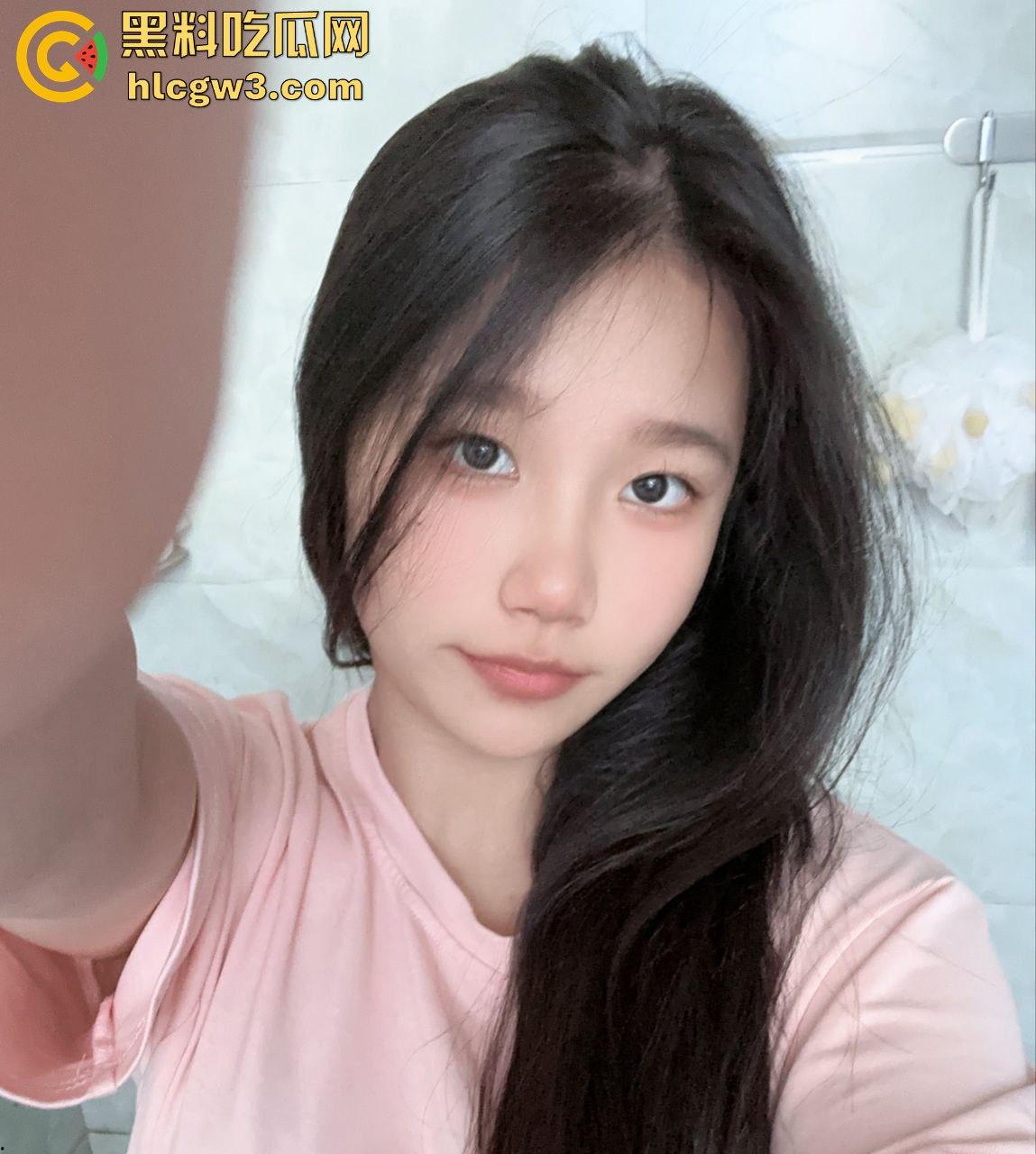 山西清纯女大学生【姜梦璇】私密资源疯传!清纯脸骚货魂,哥哥们的大鸡巴硬得像铁柱,简直玩明白了!-14