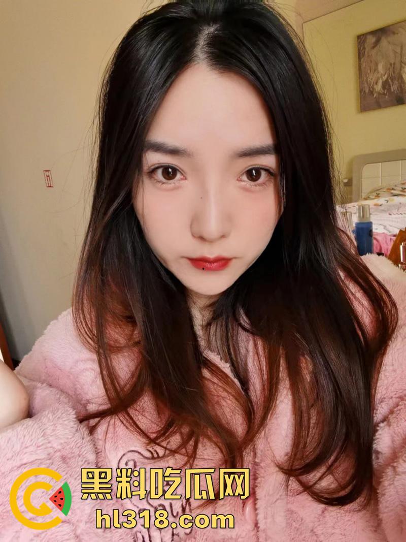 同城约炮女主播娜娜,高颜值巨乳微胖尤物,一个跑车直接拿下,扛腿爆操骚劲十足,被各种爆操抽插!-1