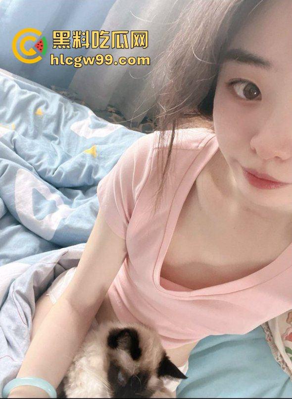 名表土豪大哥约炮肉感骚鸡【谭敏】清纯甜御模样却是精盆母狗，为了钱肉体交易射了满背！独家曝光流出！-1