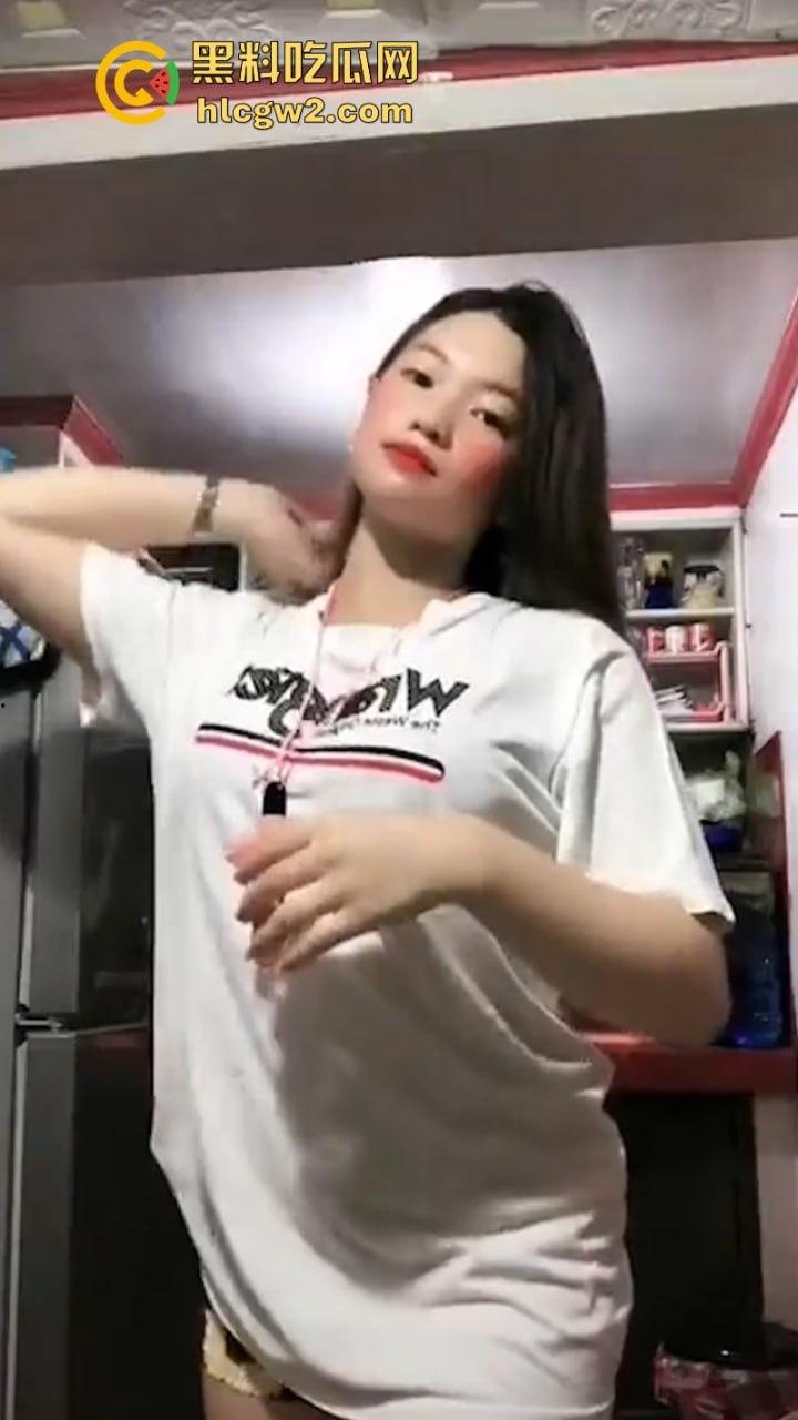 27万粉丝国际版抖音网红【bigbae】金主高价定制露脸揉奶诱惑私拍 !美艳尤物魅惑到让你瞬间沉沦!-14