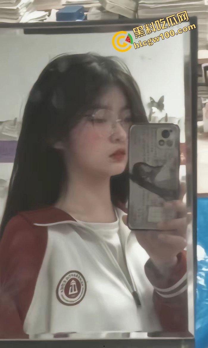 达州高级语文中学反差骚货眼镜妹『空灵』高考失利复读 压力大放假约炮大哥开房做爱!原创独家曝光流出!-9