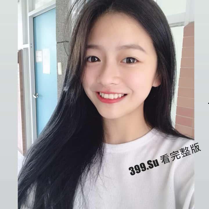 台湾岭东科技大学 漂亮妹妹 林柳瑾 和男友啪啪 泄密流出 没想到衣服下的身材这么顶!-5